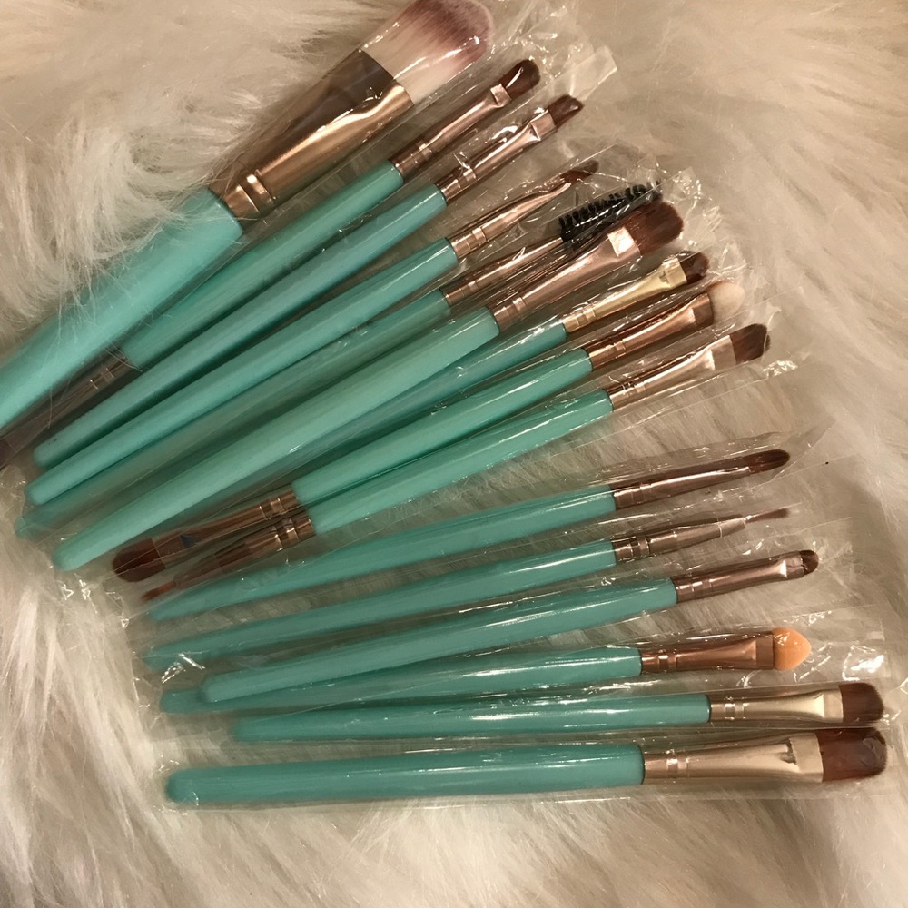 Makeup brushes - Picture 3 of 4